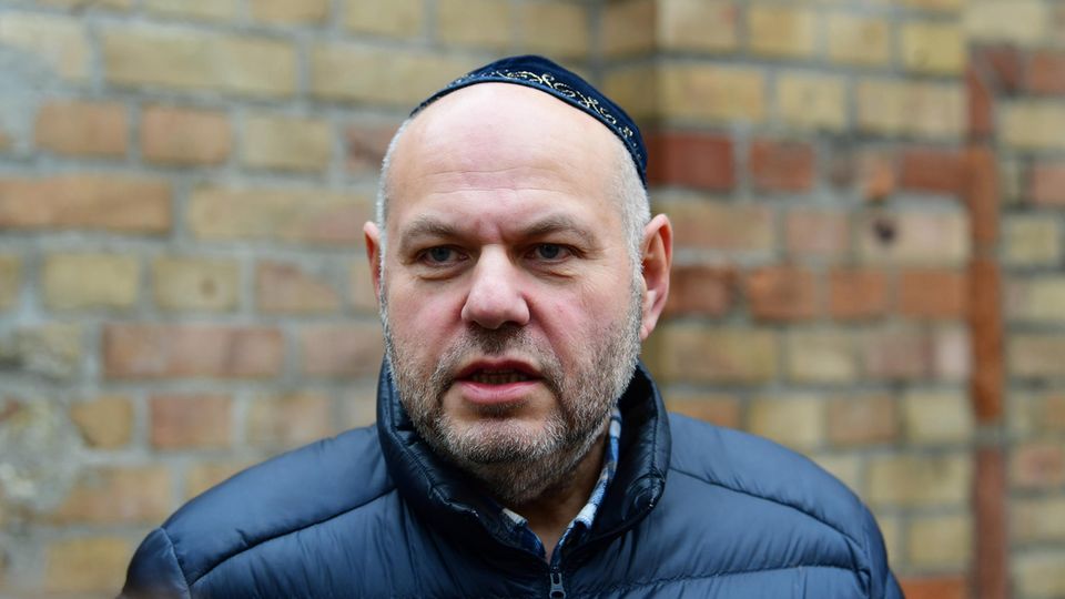 Max Privorozki ist der Vorsitzende der Jüdischen Gemeine zu Halle Max Privorozki ist der Vorsitzende der Jüdischen Gemeine zu Halle