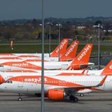 Wegen der Coronavirus-Pandemie steht auch die gesamte Easyjet-Flotte derzeit am Boden. Dazu werden auch Flächen am Southend Airport genutzt, ein Flughafen 60 Kilometer östlich von London.