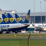 Die größte Flotte mit mehr als 280 Flugzeugen vom Typ Boeing 737 in Europa betreibt Ryanair. Hier stehen einige Exemplare auf dem Gelände des Flughafens Dublin, wo der Billigflieger seinen Hauptsitz hat.