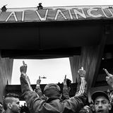 Gewinner in den Kategorien "Beste World Press Photo-Story des Jahres" und "Langezeitprojekte": Beim Finale des algerischen Fußball-Cups singen Ultras Beleidigungen gegen den Staat, den Präsidenten, die Generäle und die Polizei. Die Serie "Kho, die Entstehung einer Revolte" über die Unruhen in Algerien des französischen Fotografen Romain Laurendeau ist "Beste World Press Photo-Story des Jahres".