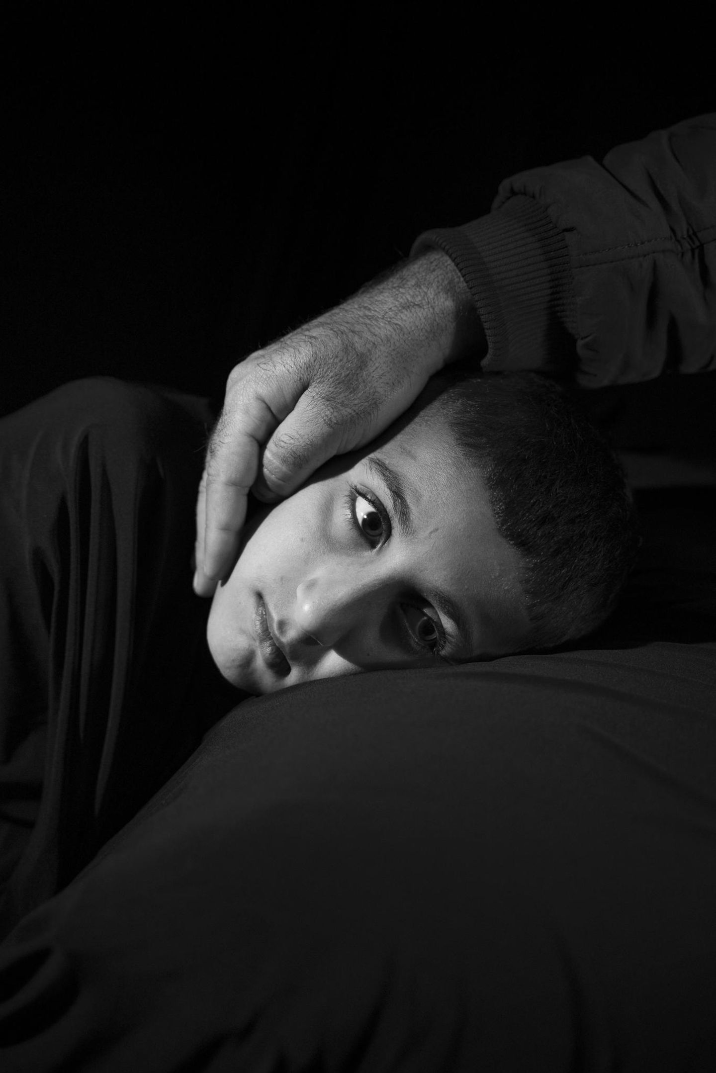 Der Gewinner in der Kategorie "Portraits - Stories": Rezan (11), der 2014 vom IS entführt und Anfang 2019 freigelassen wurde, aufgenommen im Vertriebenenlager in der Autonomen Region Kurdistan. Titel: "The Haunted".