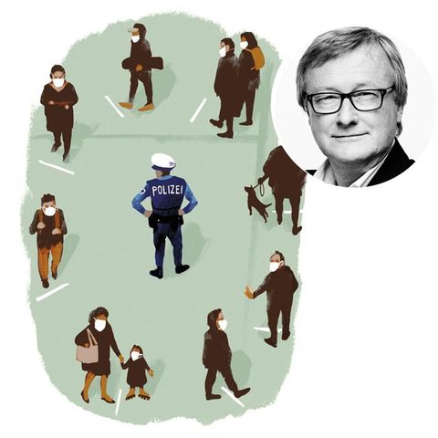 Ein Polizist beobachtet Passanten