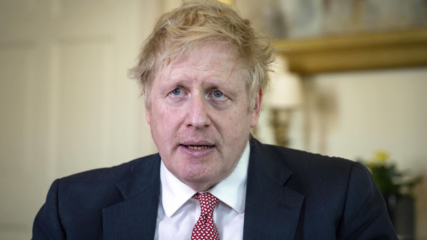 Covid-19 : Der noch sichtlich von der Corona-Erkrankung geschwächte Boris Johnson bei einer Rede in Downing Street Der noch sichtlich von der Corona-Erkrankung geschwächte Boris Johnson bei einer Rede in Downing Street