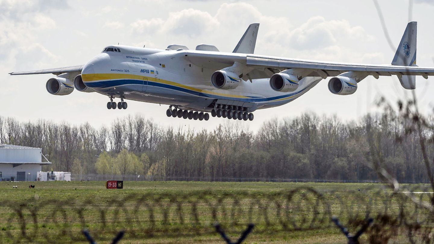 ... aus Tianjin in China kommend in Polen gelandet. Zuvor legte die An-225 eine Zwischenlandung in Almaty in Kasachstan ein