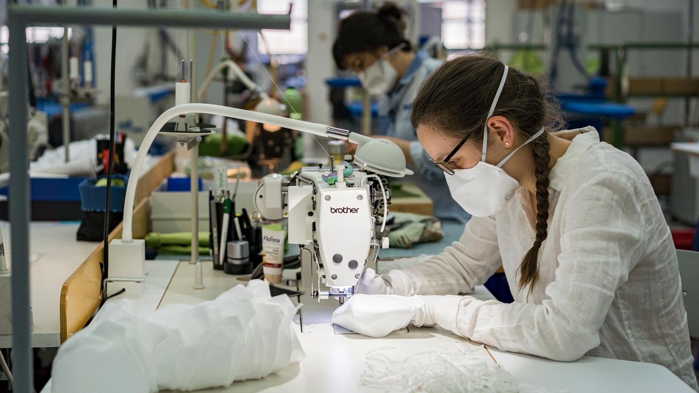 Produktion von Atemschutzmasken Produktion von Atemschutzmasken