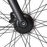 Der Motor ist kaum größer als ein Nabendynamo.