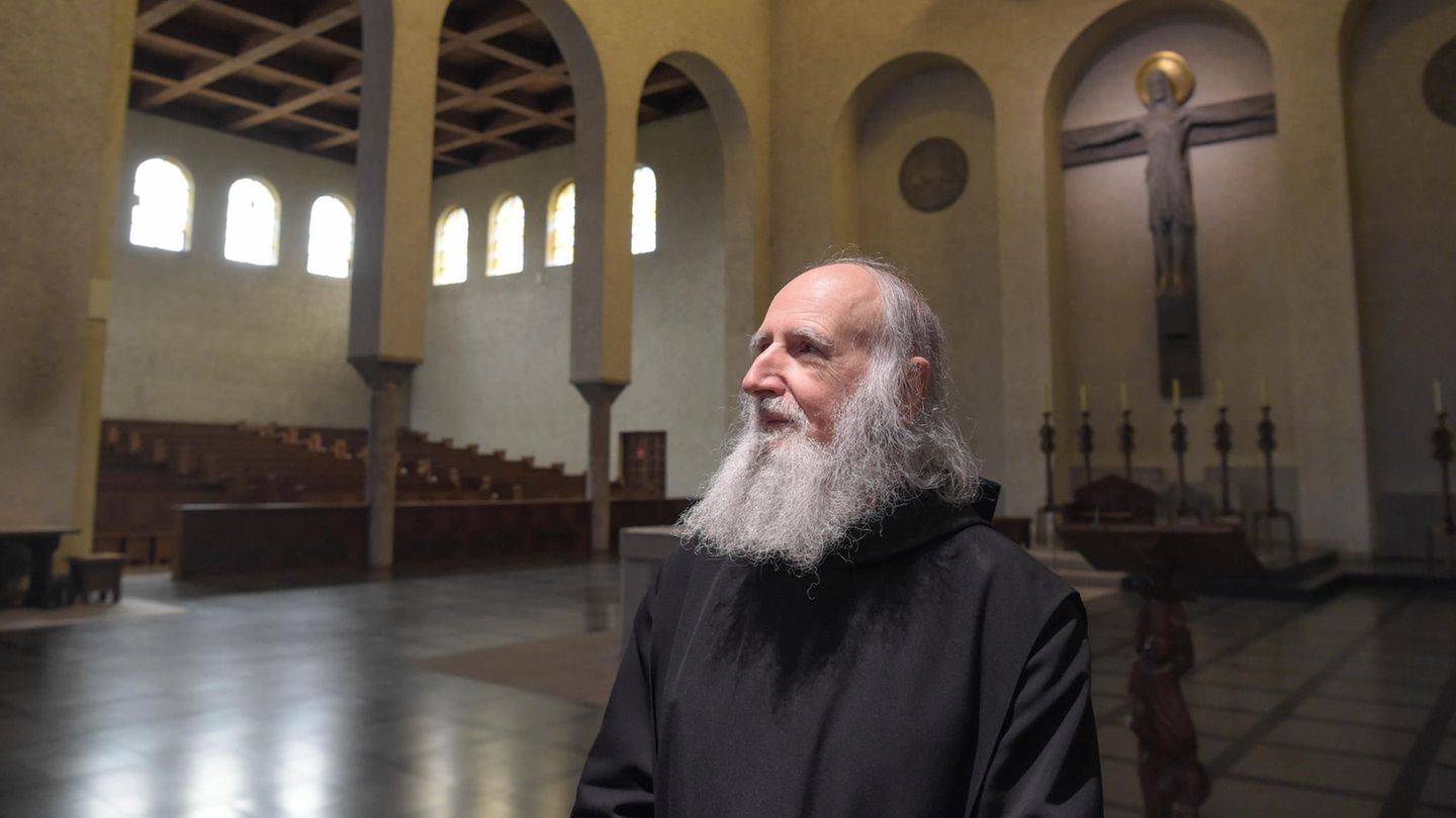 Pater Anselm Grün: Pater Anselm Grün in der unterfränkischen Abtei Münsterschwarzach