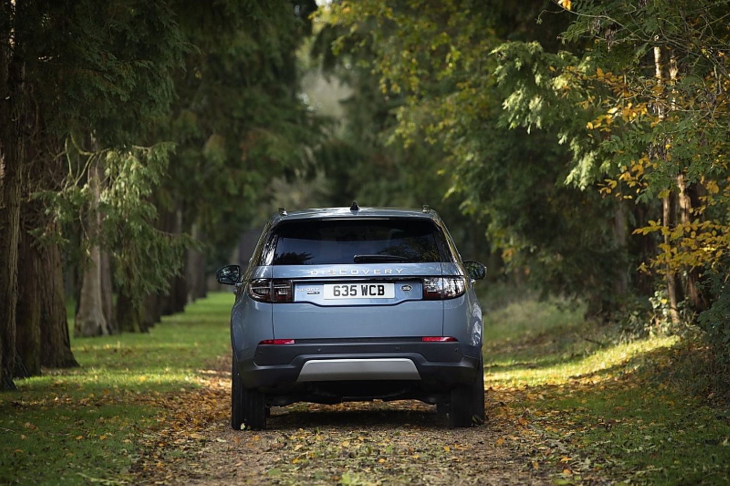 Der Land Rover Discovery Sport P300e PHEV hat eine Bodenfreiheit von 17,2 Zentimetern