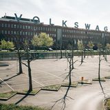 Leere Parkplätze vor dem VW-Werk Kassel