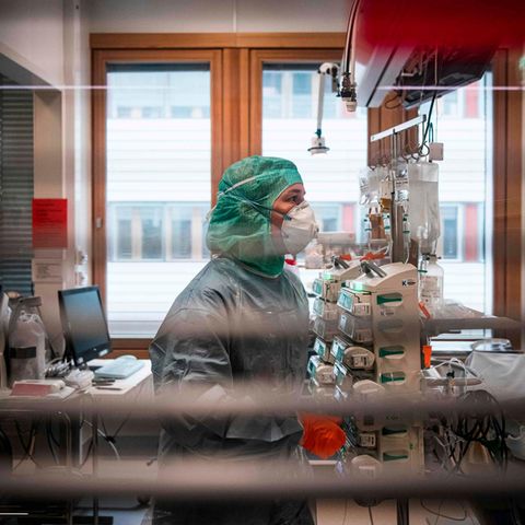 Eine Krankenschwester in einem schwedischen Krankenhaus (Archivfoto)