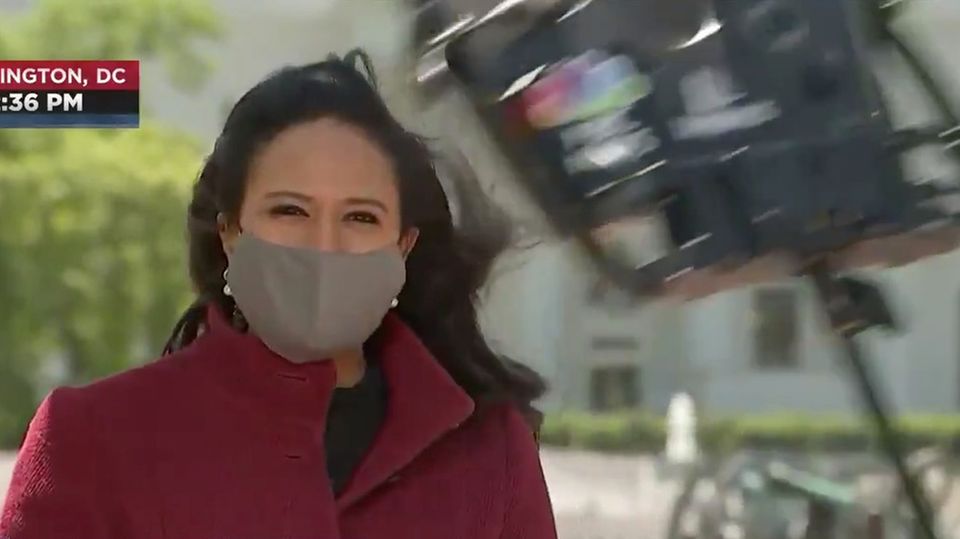 MSNBC-Reporterin Kristen Welker berichtet vor dem Weißen Haus in Washington. MSNBC-Reporterin Kristen Welker berichtet vor dem Weißen Haus in Washington.