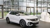 Auftakt: VW übergibt ersten T-Roc R in der Autostadt an Kunden