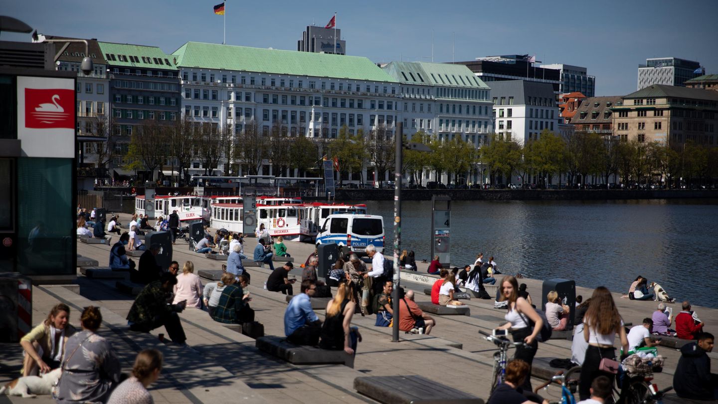Hamburger Binnenalster während der Coronavirus-Pandemie