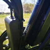 Alle Komponenten sind außen am Rahmen angebracht.