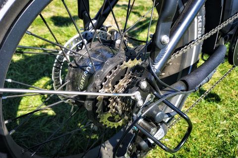 Oberhalb von zehn Prozent Steigung macht das Radmini auch mit Schaltung keinen Spaß mehr.
