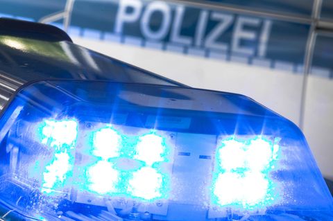Das Blaulicht eines Polizeiautos