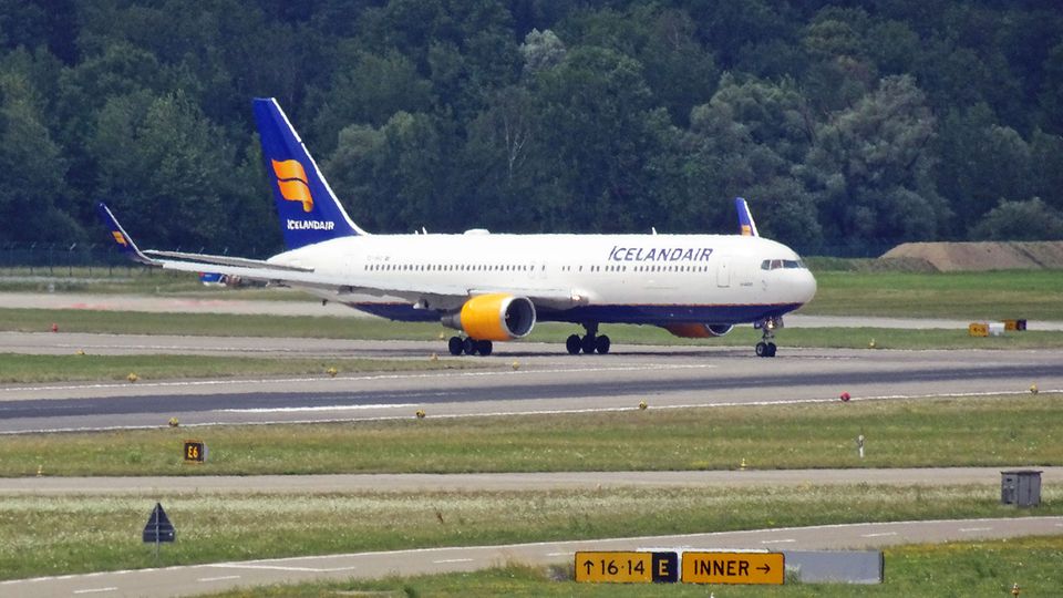 Coronavirus: Eine Boeing 767 von Icelandair, die jetzt als Frachter eingesetzt wird Eine Boeing 767 von Icelandair, die jetzt als Frachter eingesetzt wird