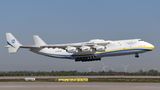 Das größte Flugzeug der Welt war am Sonntag in Tianjin gestartet und in Almaty zwischengelandet