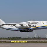 Das größte Flugzeug der Welt war am Sonntag in Tianjin gestartet und in Almaty zwischengelandet