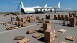 "Als Deutschlands zweitgrößter Cargo-Flughafen durften wir in den zurückliegenden Wochen bereits zahlreiche Hilfsflüge mit hunderten Tonnen Hilfsmaterial sicher und zuverlässig abfertigen", sagt Flughafenchef Götz Ahmelmann.