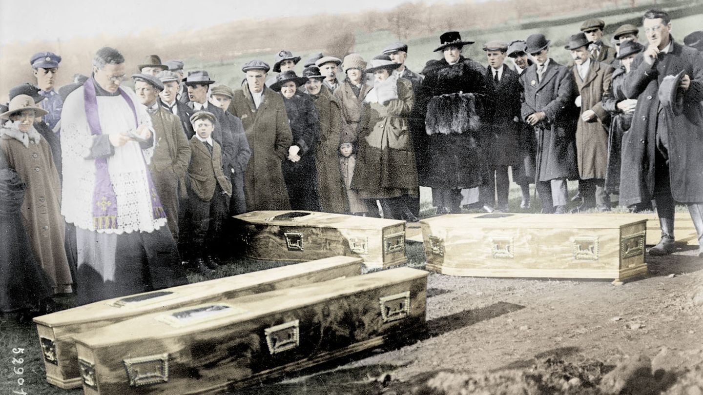 Deutsche Kriegsgefangene werden in England beigesetzt - verstorben an Spanischer Grippe, 1918/1919