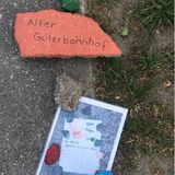 Steinschlange als Zeichen der Gemeinschaft in der Corona-Zeit