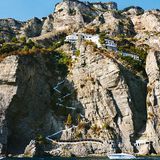 Eine Felswand an der Amalfi-Küste