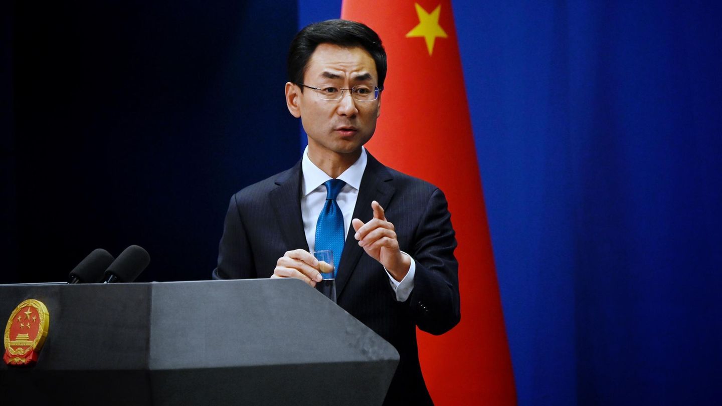 US-Politiker verbreiteten "unverschämte Lügen" über die Corona-Pandemie, sagte der chinesische Außenamtssprecher Geng Shuang 