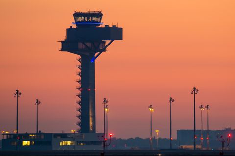 Tower am neuen Hauptstadtflughafen BER in Berlin-Schönefeld