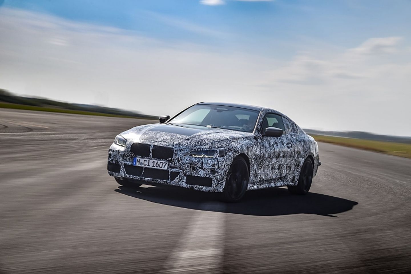 Der 430i hat seine Stärken beim Einlenken durch das geringere Gewicht