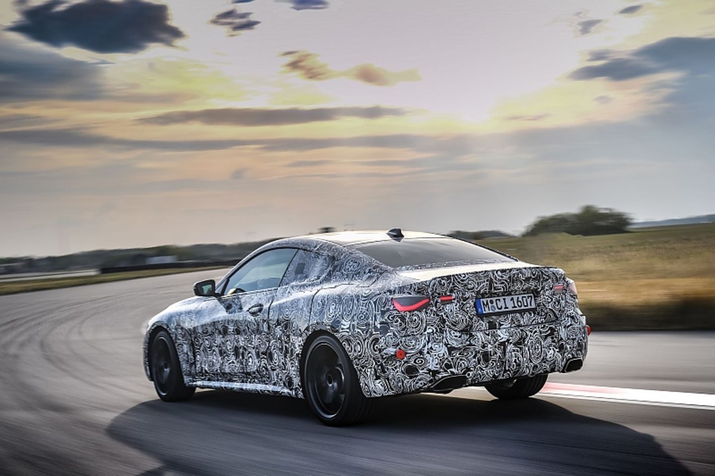 Der BMW M 440i xDrive hat 275 kW / 374 PS