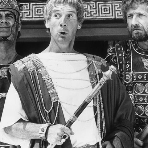"Im Leben des Brian" mühen sich die Revolutionäre an den Errungenschaften Roms ab - inklusive korrekter Grammatik.