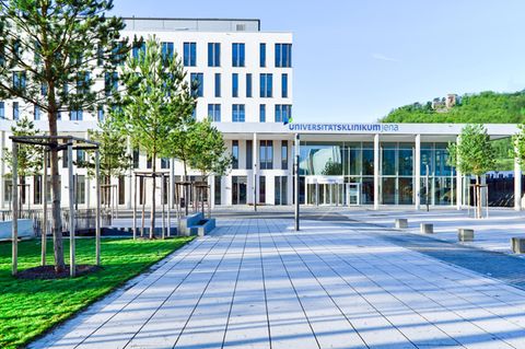 Der Eingang des Universitätklinikums Jena
