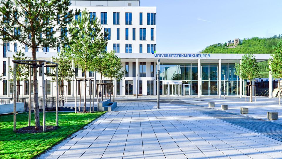 Der Eingang des Universitätklinikums Jena