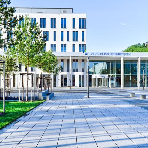 Der Eingang des Universitätklinikums Jena