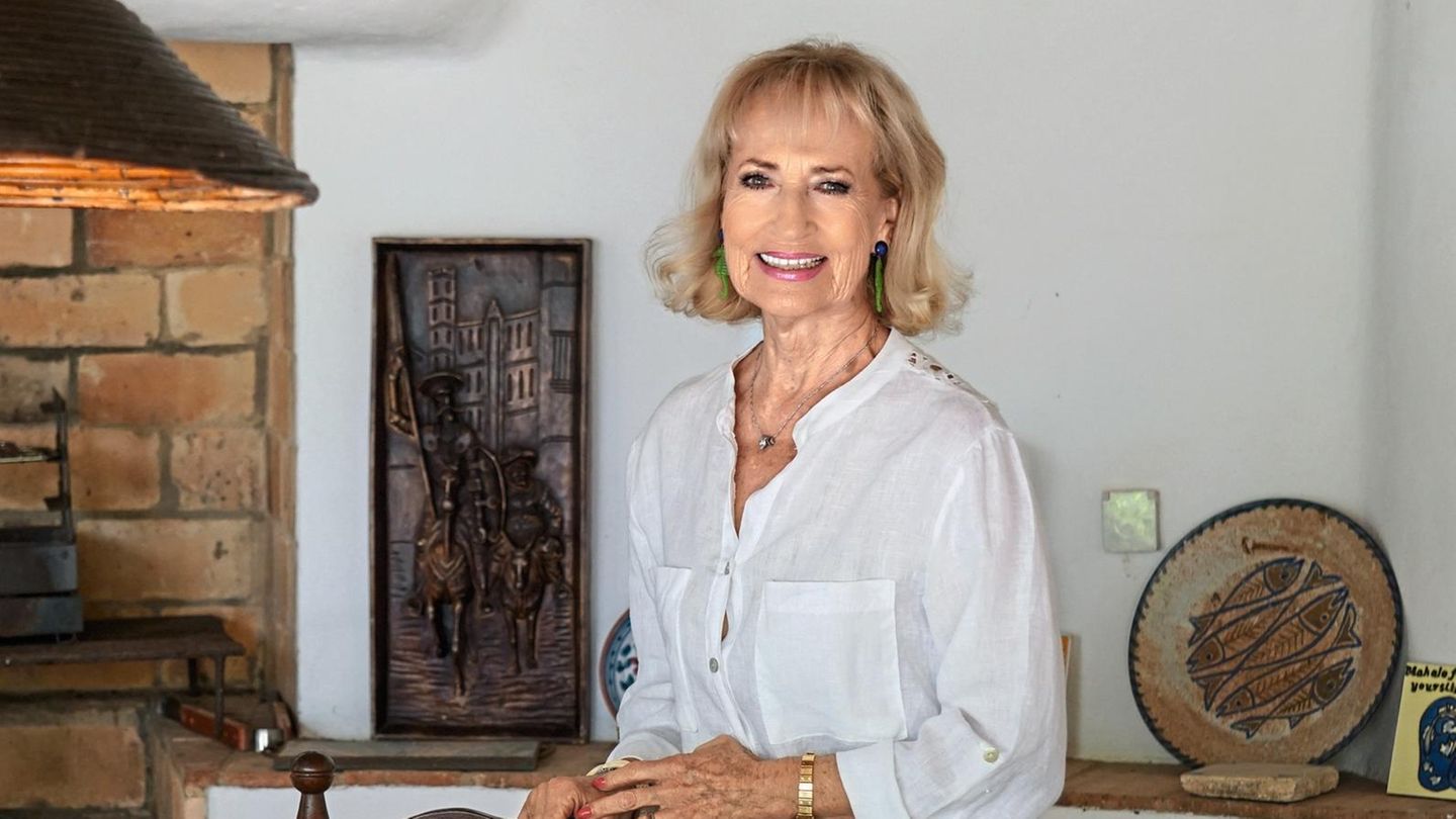 Dagmar Koller, 80,  in ihrem Haus in ­Portugal, wo sie sich zurzeit aufhält