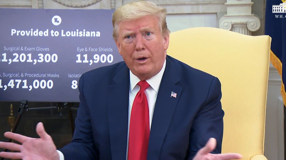 US-Präsident Donald Trump leugnet seine Aussage, dass die USA "sehr bald" fünf Millionen Corona-Tests täglich durchführen könnten. Donald Trump leugnet seine Aussage, dass die USA "sehr bald" fünf Millionen Corona-Tests täglich durchführen könnten.