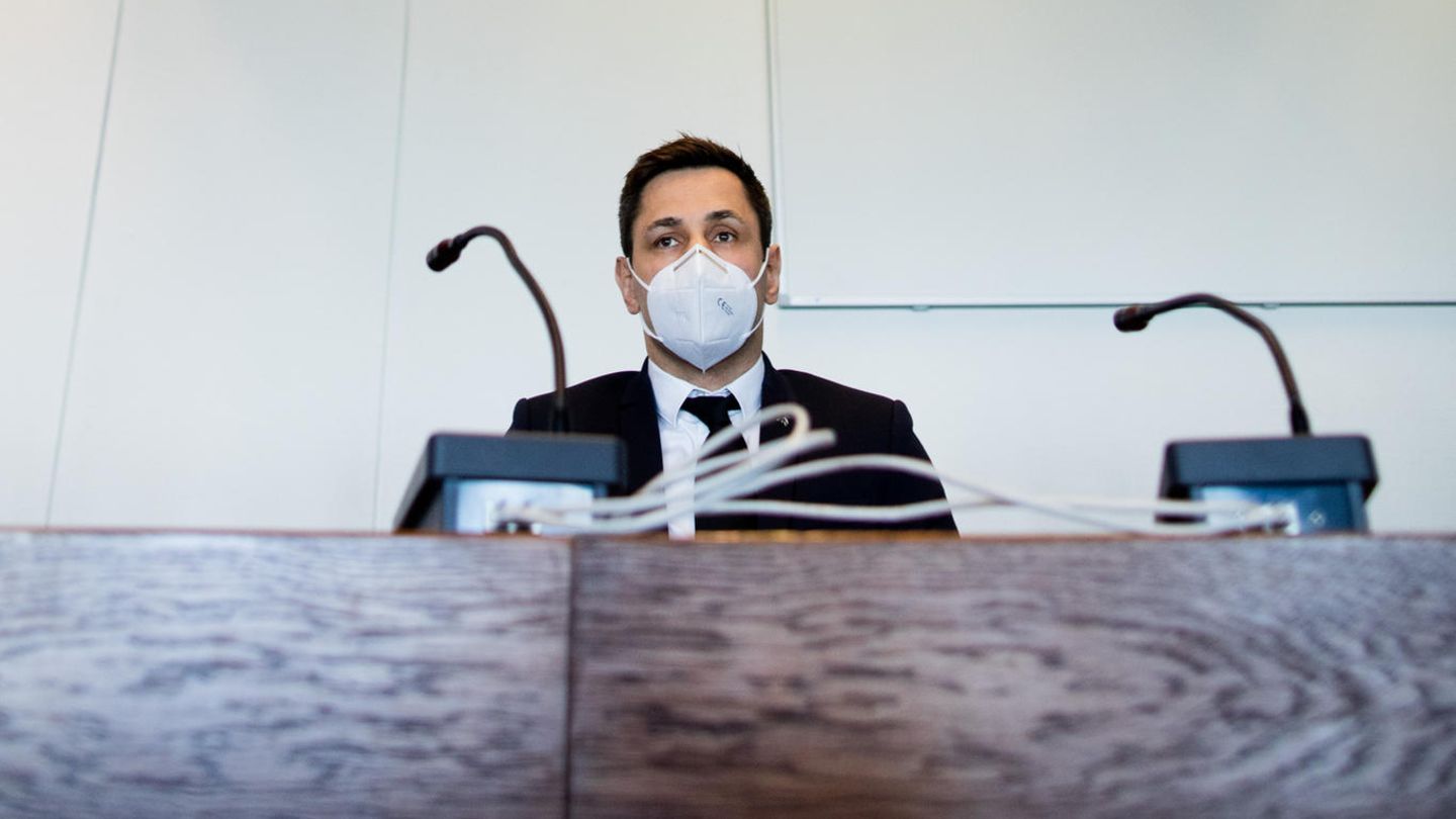 Felix Sturm vor der Urteilsverkündung im Gerichtssaal des Landgerichts Köln