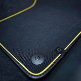 Die Fußmatten der Volvo XC60 Studie enthalten Fasern aus PET Kunststoffflaschen und eine recycelte Baumwollmischung aus Restpost