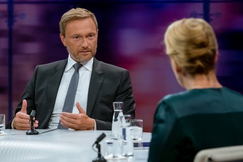 FDP-Chef Lindner diskutiert mit Familienministerin Franziska Giffey