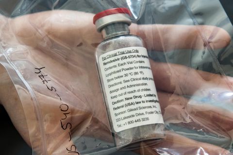 Ampulle Remdesivir - Ebola-Mittel hilft gegen Corona