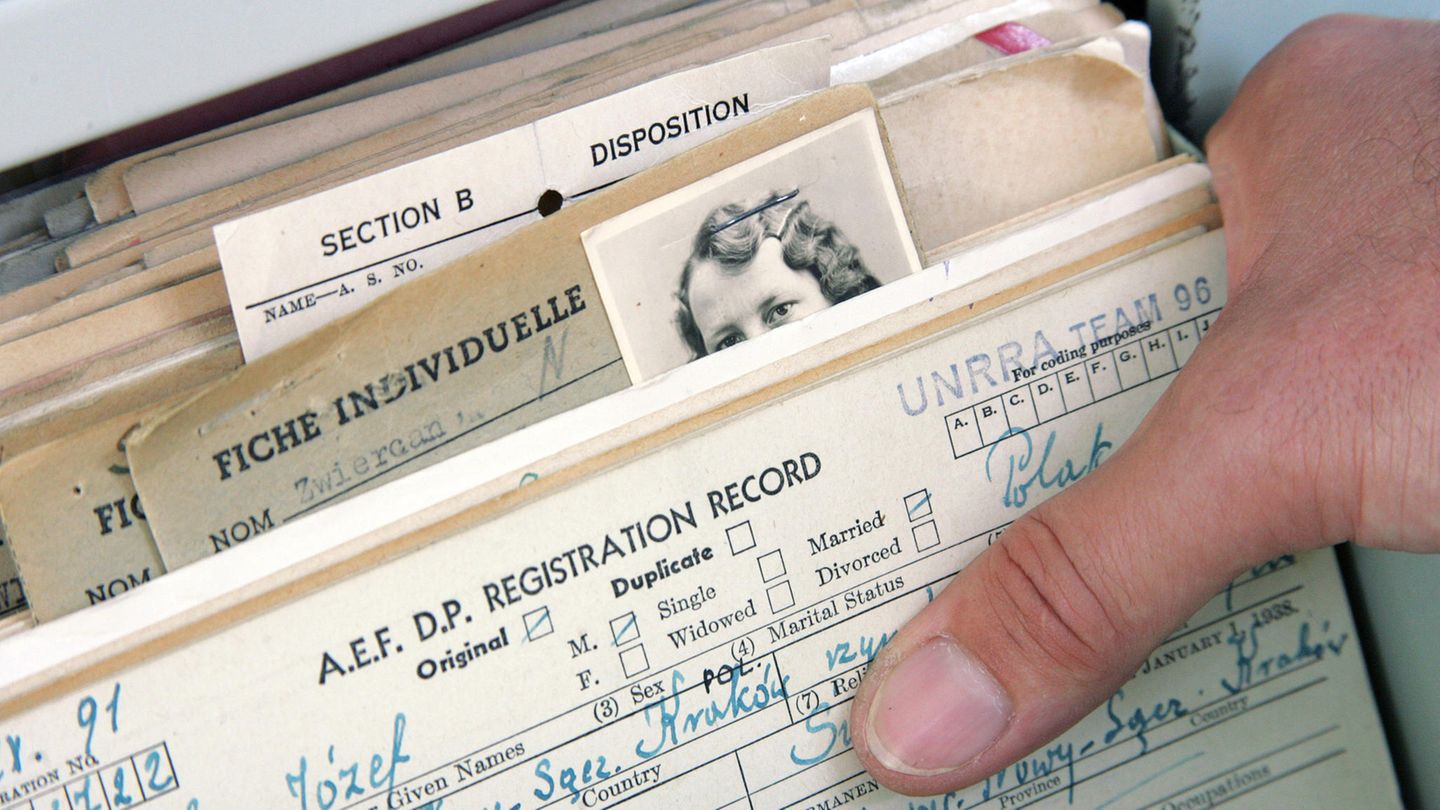 DRK-Suchdienst für Weltkriegsvermisste wird eingestellt - Eingang zum Generalsekretariat des Suchdienstes