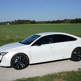 In der Komfort-Einstellung wippt die Karosserie bei Bodenunebenheiten nach