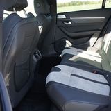 Hinten wird es für Großgewachsene um den Kopf herum eng