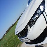 Der Benzintank hat ein Volumen von 42 Litern