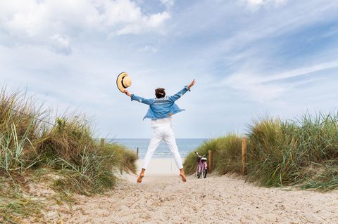 Urlaub am Meer scheint plötzlich wieder in Reichweite: Zum 25. Mai soll dann das seit Mitte März geltende Einreiseverbot in Mecklenburg-Vorpommern für Touristen aus anderen Bundesländern aufgehoben werden. 