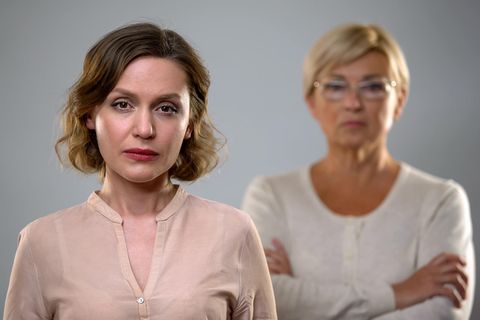 Therapeutin über Spätfolgen: Mutter-Kind-Konflikte: "Schlimmer als alle Schläge ist das Gefühl, nicht geliebt zu werden"