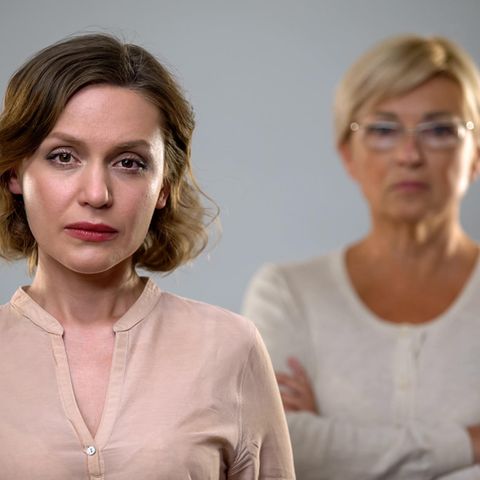 Therapeutin über Spätfolgen: Mutter-Kind-Konflikte: "Schlimmer als alle Schläge ist das Gefühl, nicht geliebt zu werden"