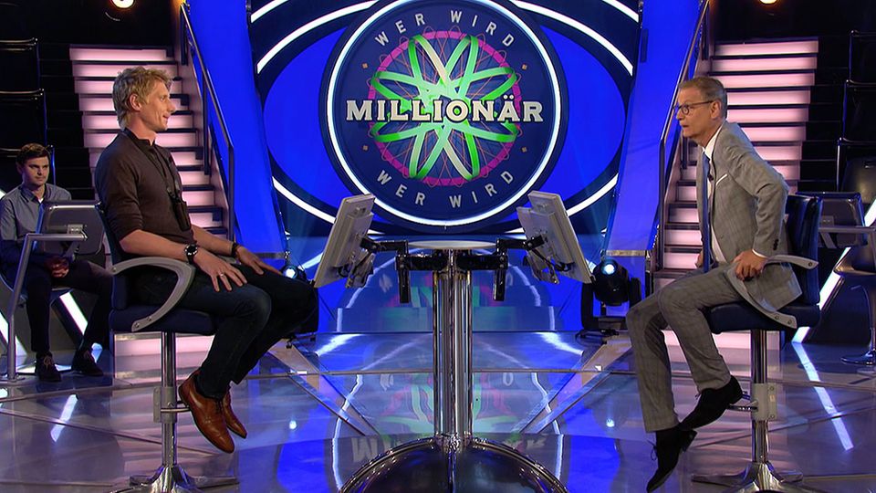 "Wer wird Millionär?" Björn Freitag durfte als erstes auf dem "Wer wird Millionär?"-Ratestuhl von Günther Jauch Platz nehmen.