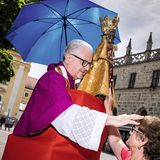 Günther Mandl mit Schirm